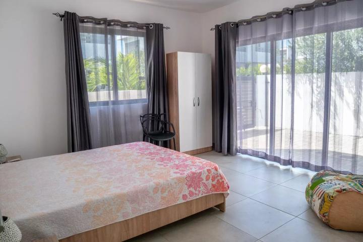 TAMARIN - modern 4-bedroom villa with pool