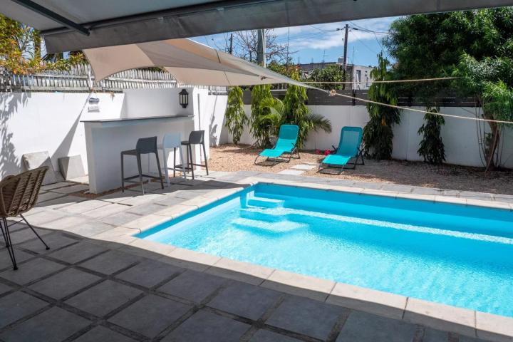 TAMARIN - modern 4-bedroom villa with pool