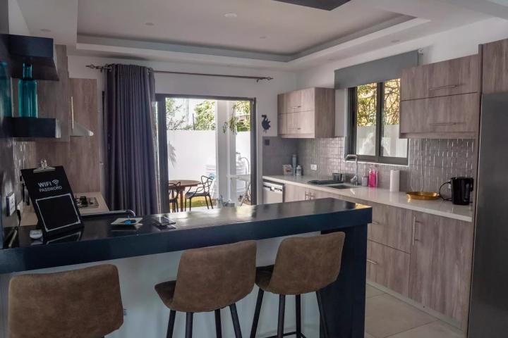 TAMARIN - modern 4-bedroom villa with pool