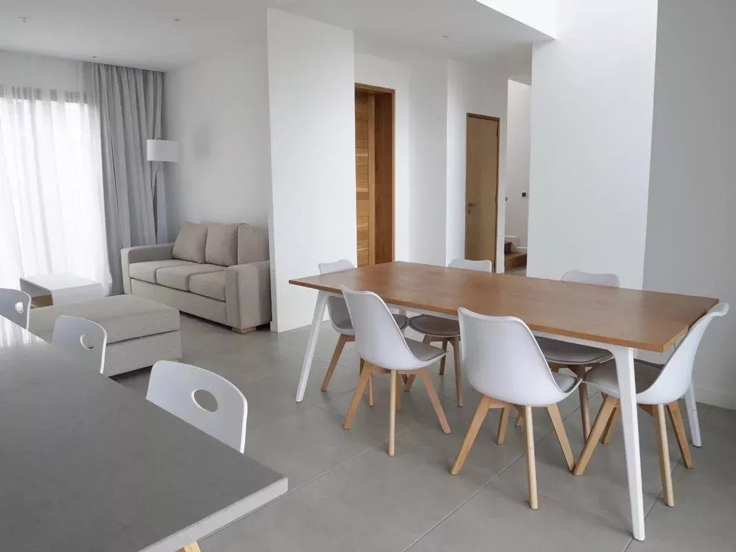 TAMARIN – Modern 3-bedroom villa with pool for long-term rental
