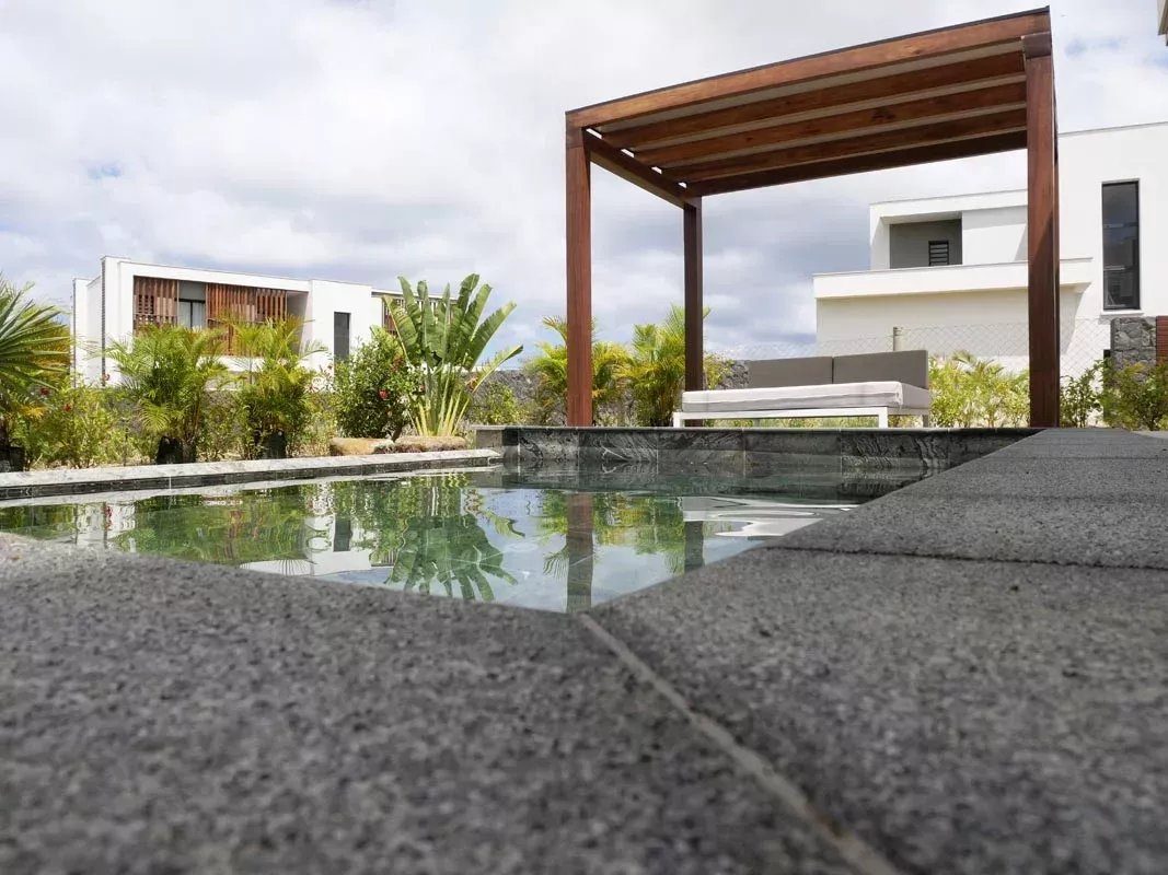 TAMARIN – Modern 3-bedroom villa with pool for long-term rental