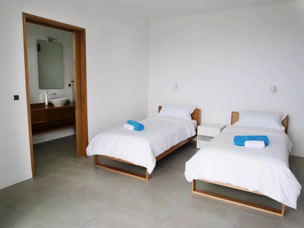 TAMARIN – Modern 3-bedroom villa with pool for long-term rental