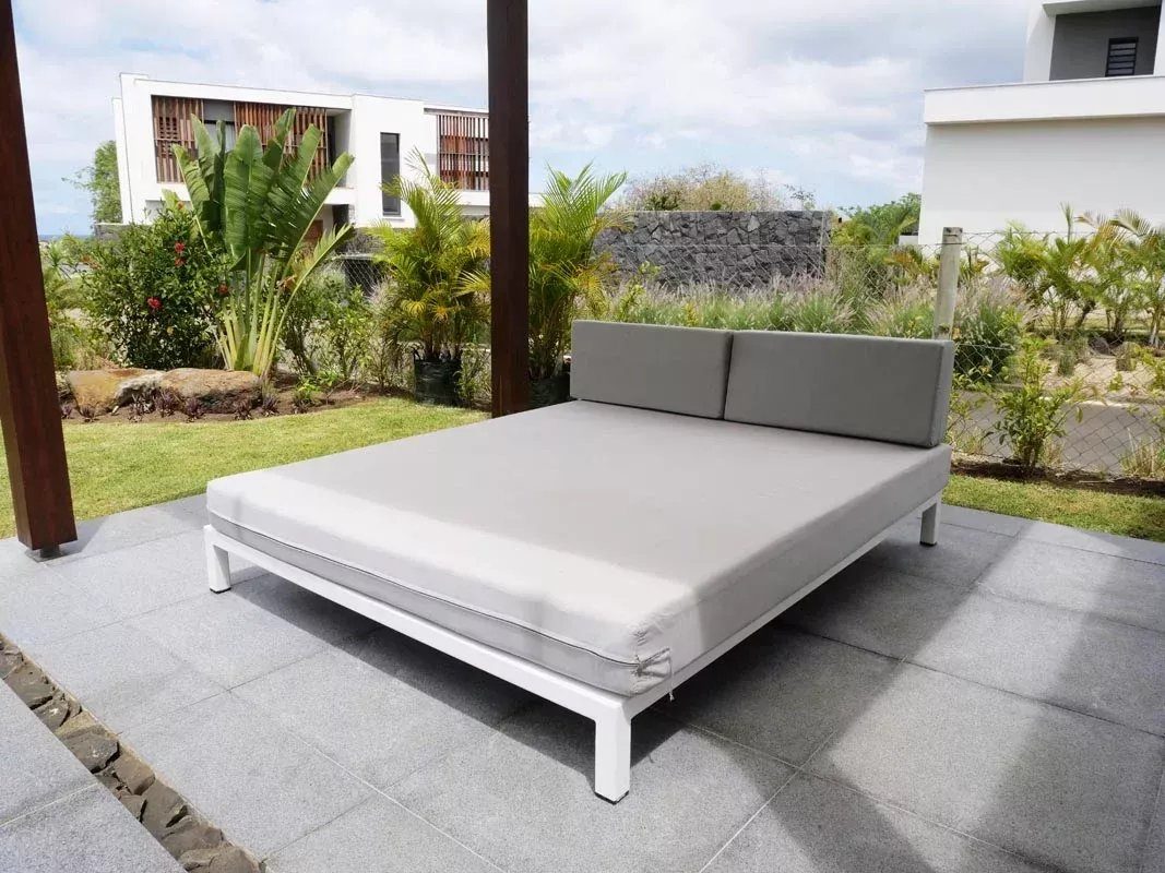 TAMARIN – Modern 3-bedroom villa with pool for long-term rental