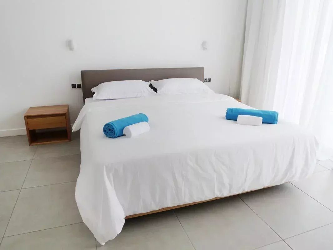 TAMARIN – Modern 3-bedroom villa with pool for long-term rental