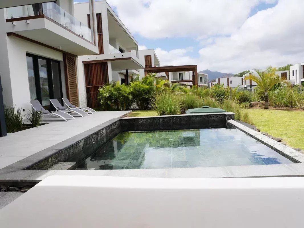TAMARIN – Modern 3-bedroom villa with pool for long-term rental