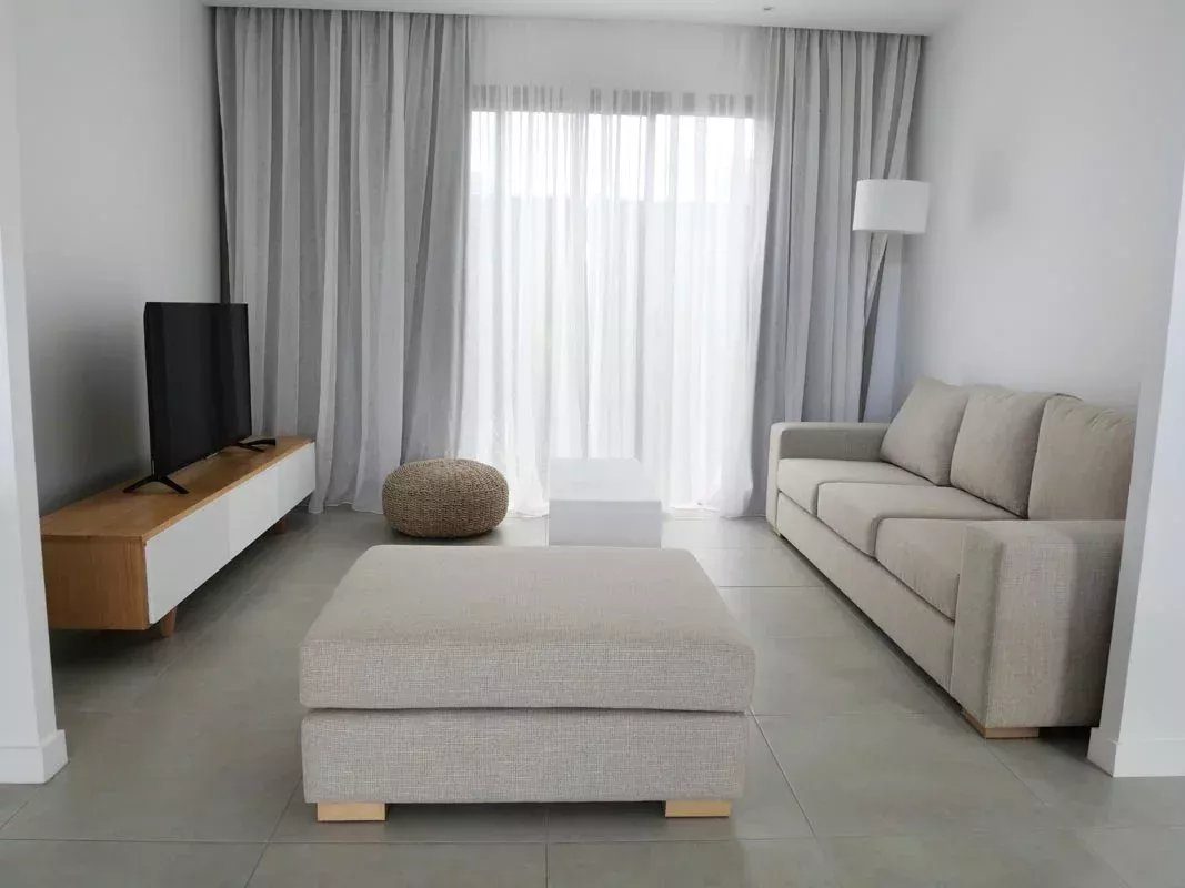 TAMARIN – Modern 3-bedroom villa with pool for long-term rental