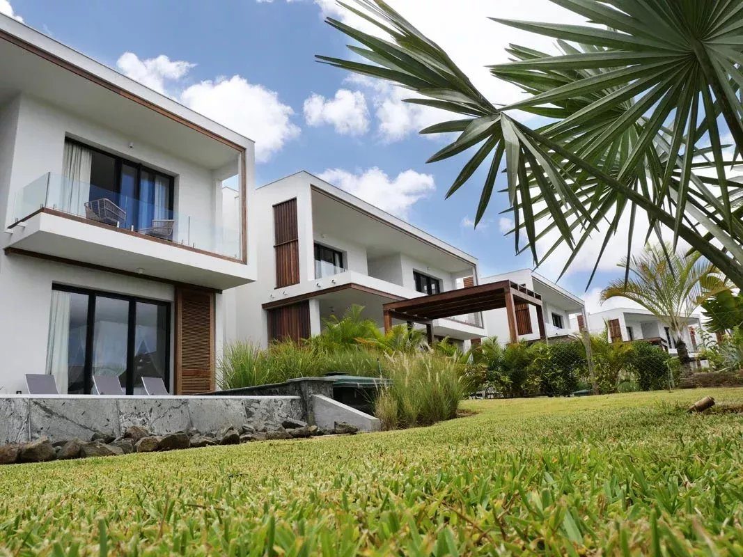 TAMARIN – Modern 3-bedroom villa with pool for long-term rental