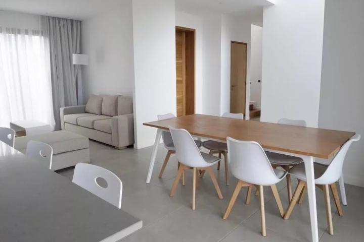 TAMARIN – Villa moderne de 3 chambres avec piscine à la location long terme
