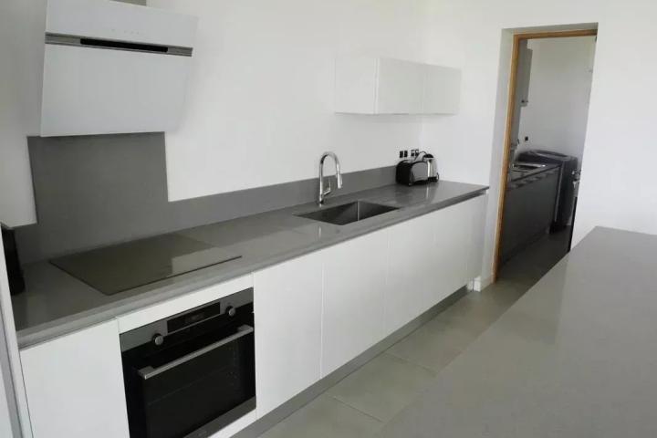 TAMARIN – Villa moderne de 3 chambres avec piscine à la location long terme