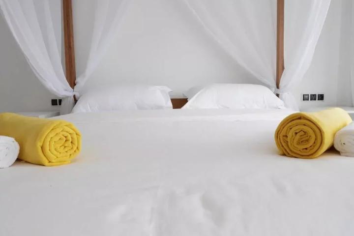 TAMARIN – Villa moderne de 3 chambres avec piscine à la location long terme
