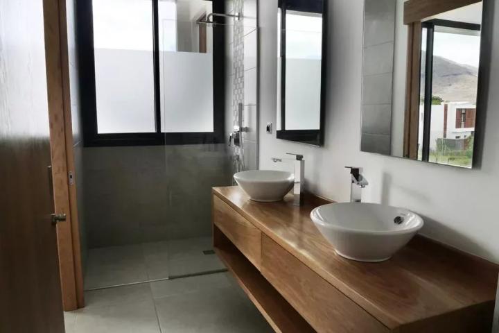 TAMARIN – Villa moderne de 3 chambres avec piscine à la location long terme