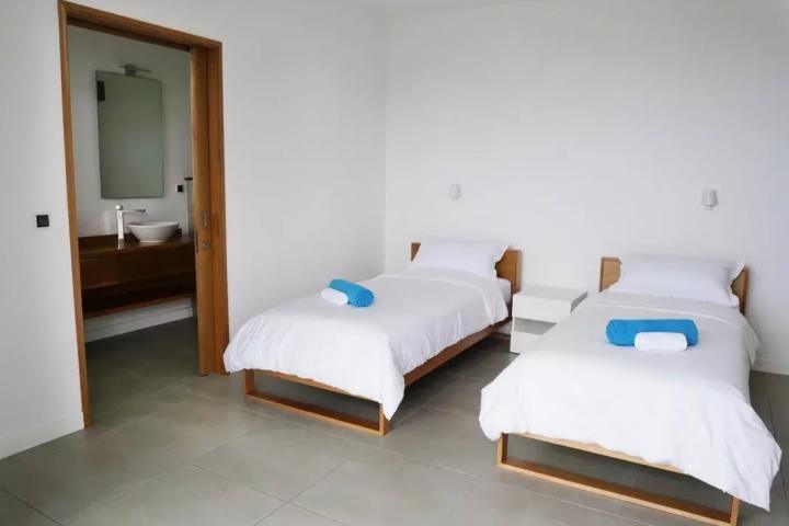 TAMARIN – Villa moderne de 3 chambres avec piscine à la location long terme