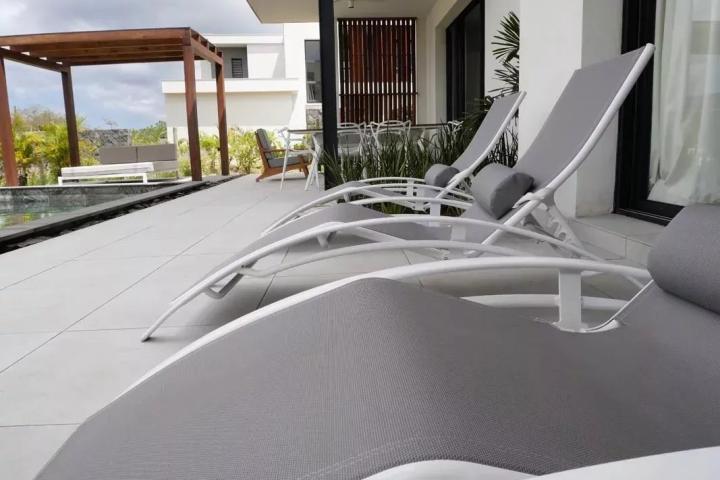 TAMARIN – Villa moderne de 3 chambres avec piscine à la location long terme