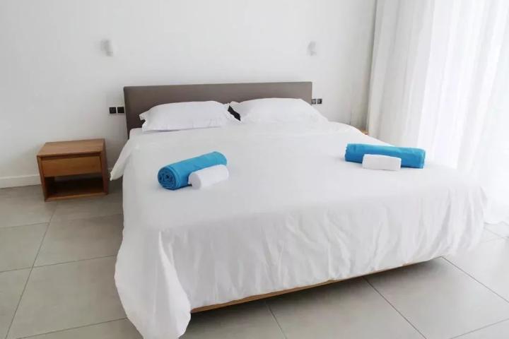 TAMARIN – Villa moderne de 3 chambres avec piscine à la location long terme