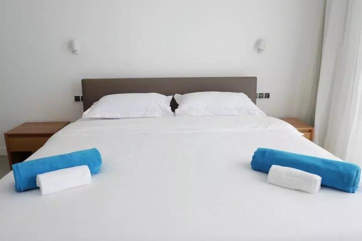 TAMARIN – Villa moderne de 3 chambres avec piscine à la location long terme