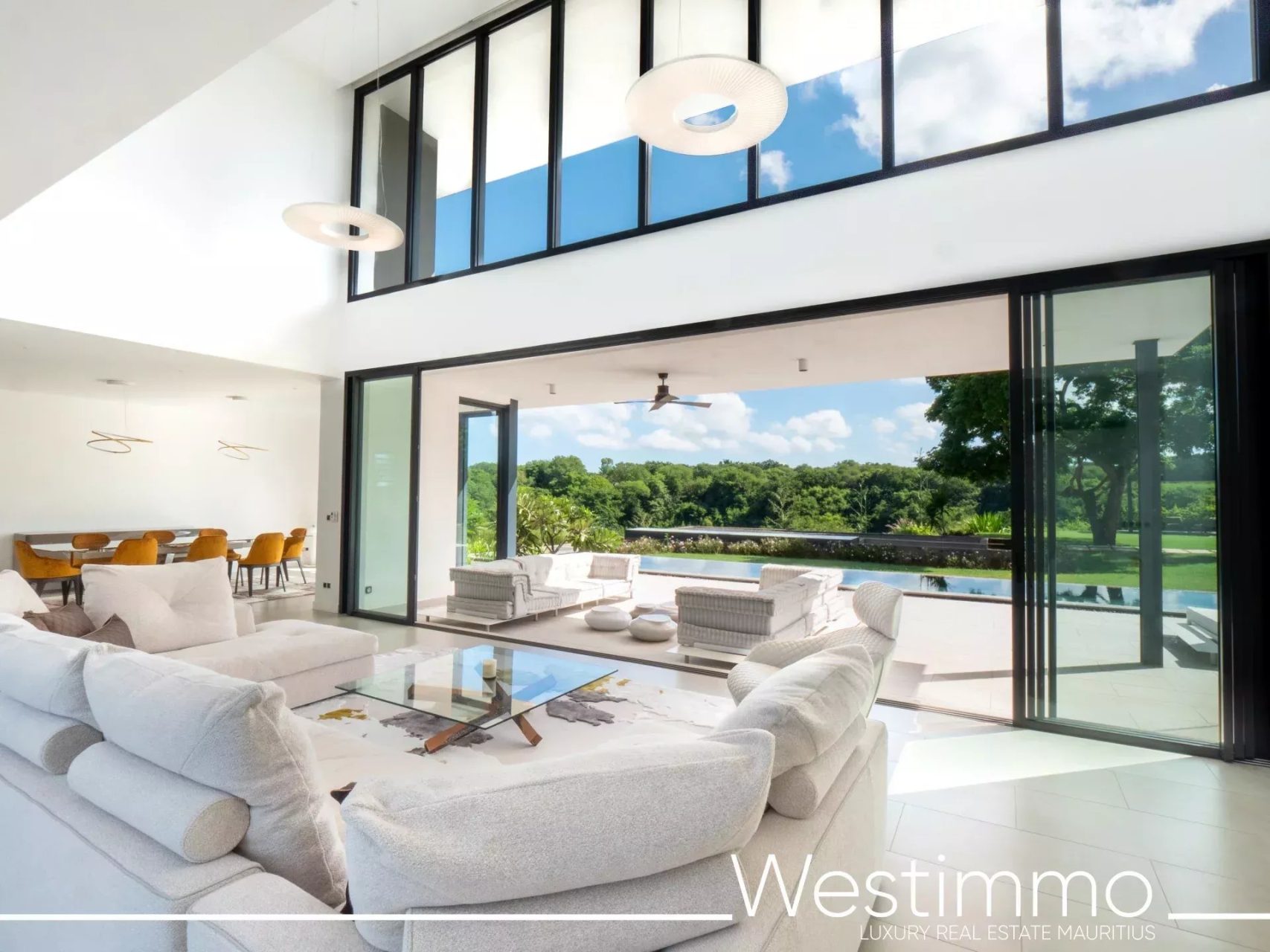 TAMARIN – Villa contemporaine de prestige sur 2500 m² en résidence sécurisée à vendre