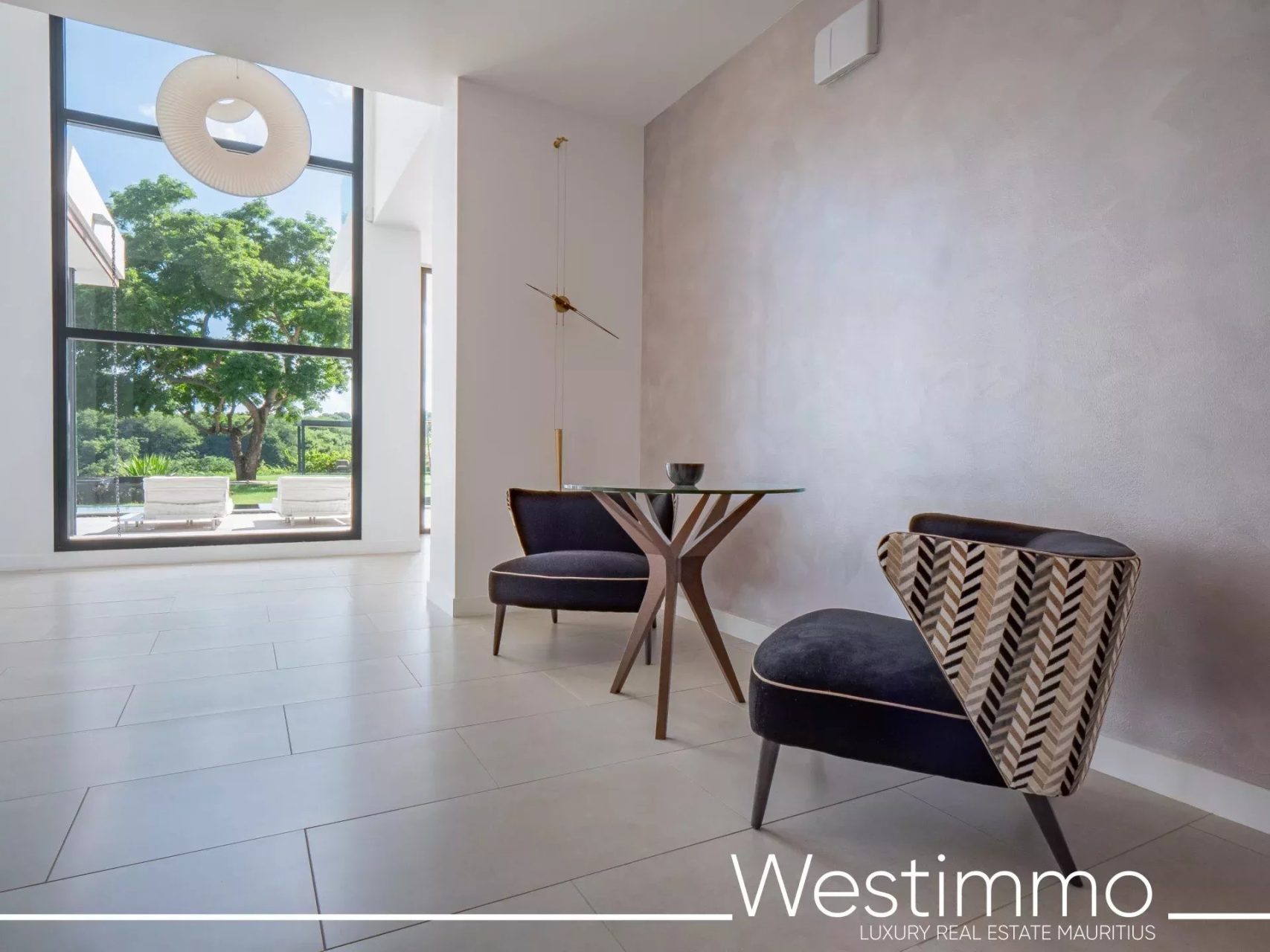 TAMARIN – Villa contemporaine de prestige sur 2500 m² en résidence sécurisée à vendre