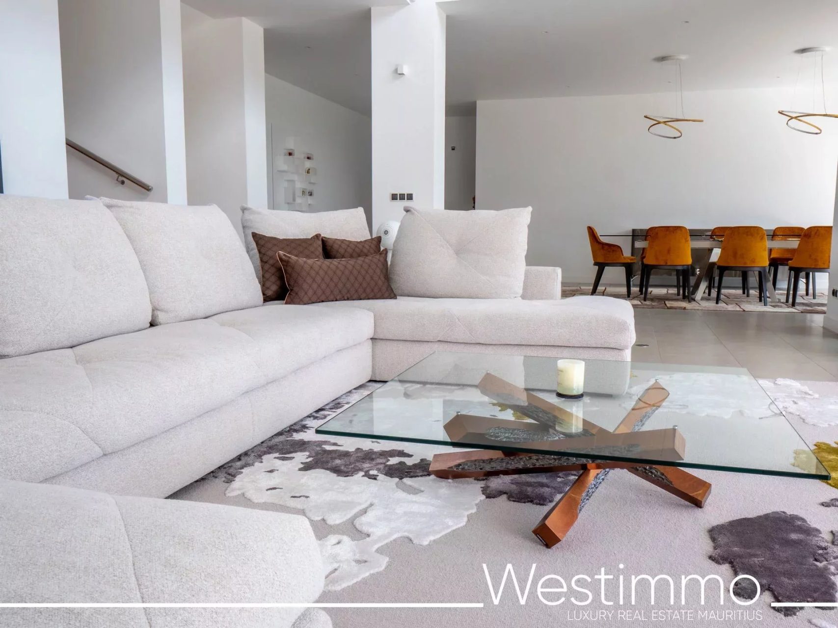 TAMARIN – Villa contemporaine de prestige sur 2500 m² en résidence sécurisée à vendre