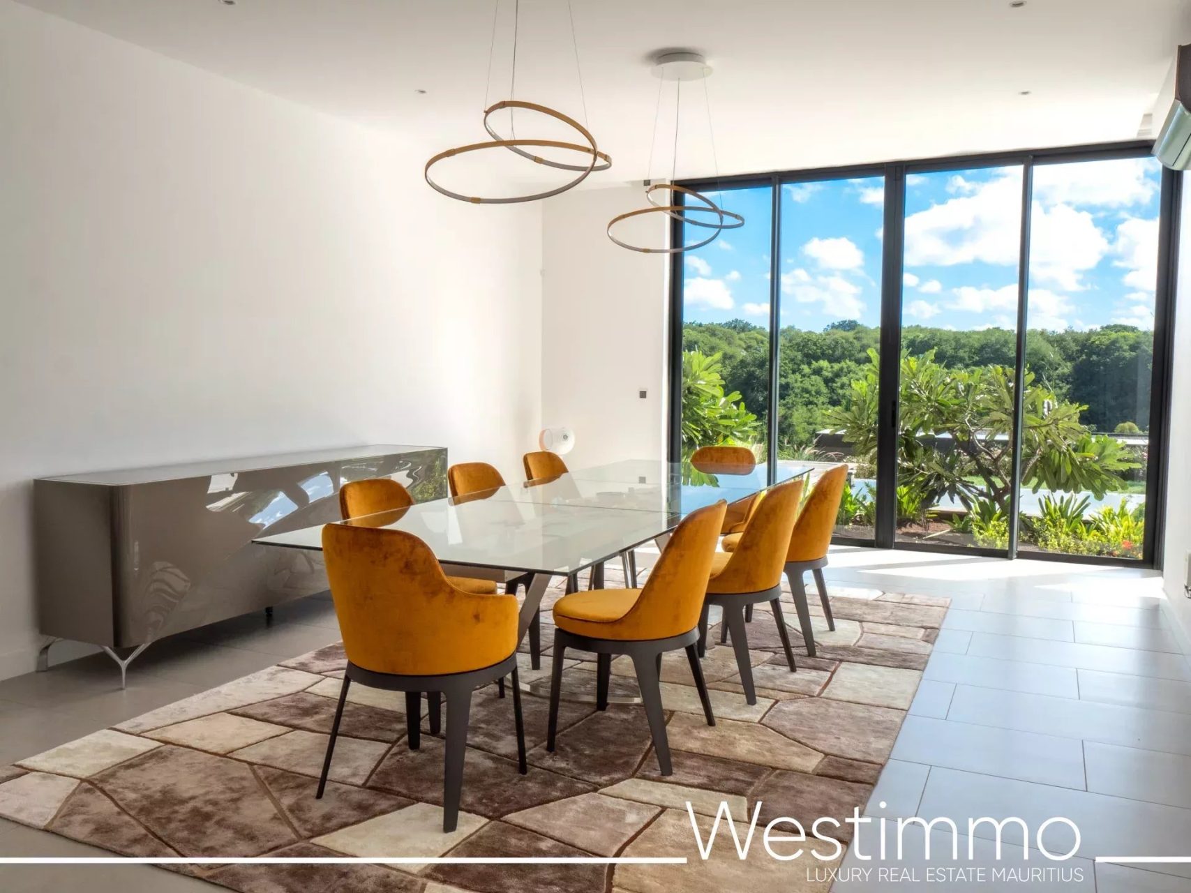 TAMARIN – Villa contemporaine de prestige sur 2500 m² en résidence sécurisée à vendre