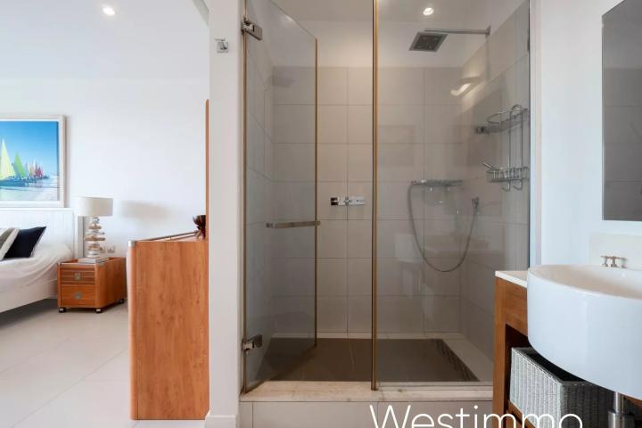 TAMARIN - dream apartment with stunning marina view