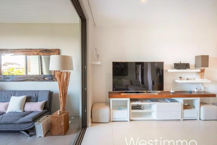 TAMARIN - dream apartment with stunning marina view