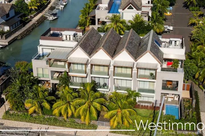 TAMARIN - dream apartment with stunning marina view