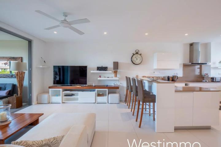 TAMARIN - dream apartment with stunning marina view