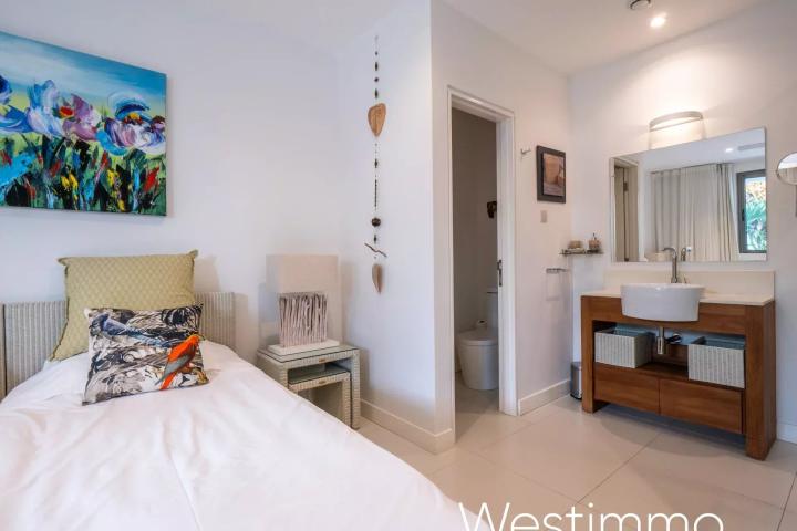 TAMARIN - dream apartment with stunning marina view