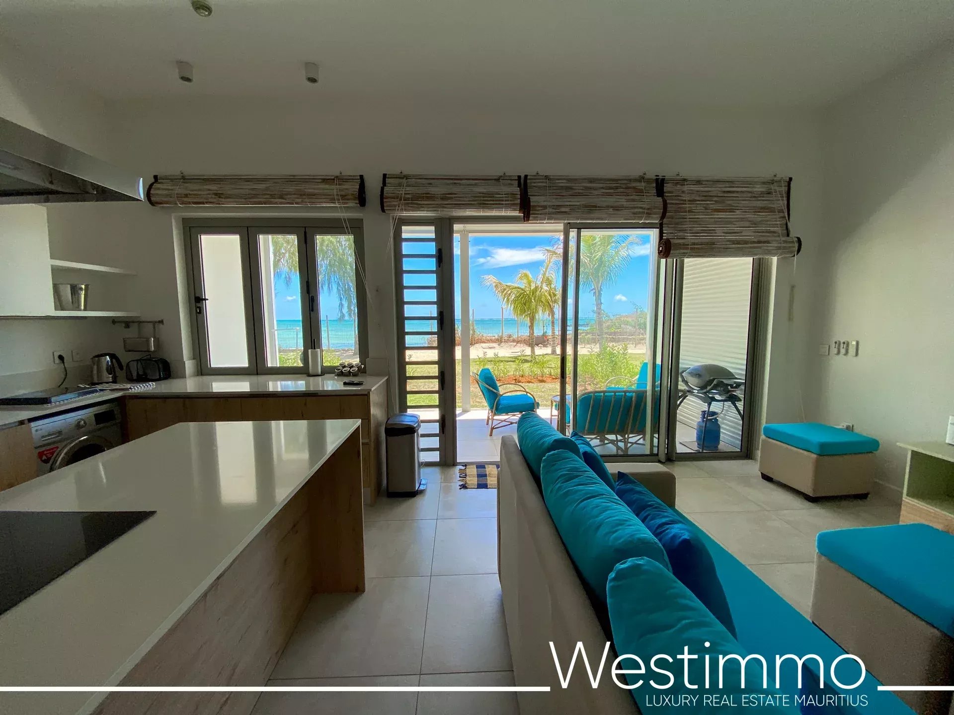 GRAND GAUBE - magnificent new modern apartment by the lagoon