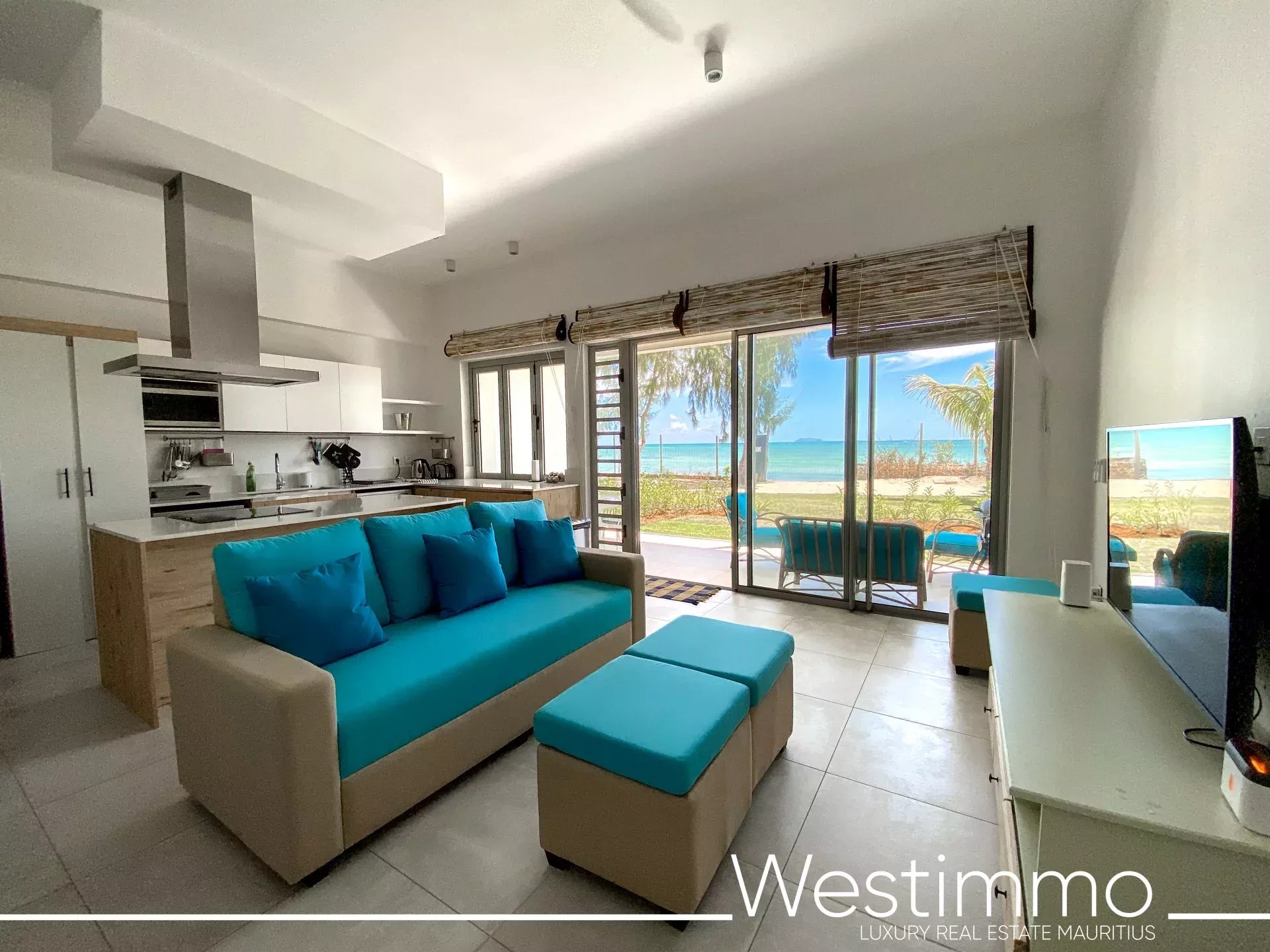 GRAND GAUBE - magnificent new modern apartment by the lagoon
