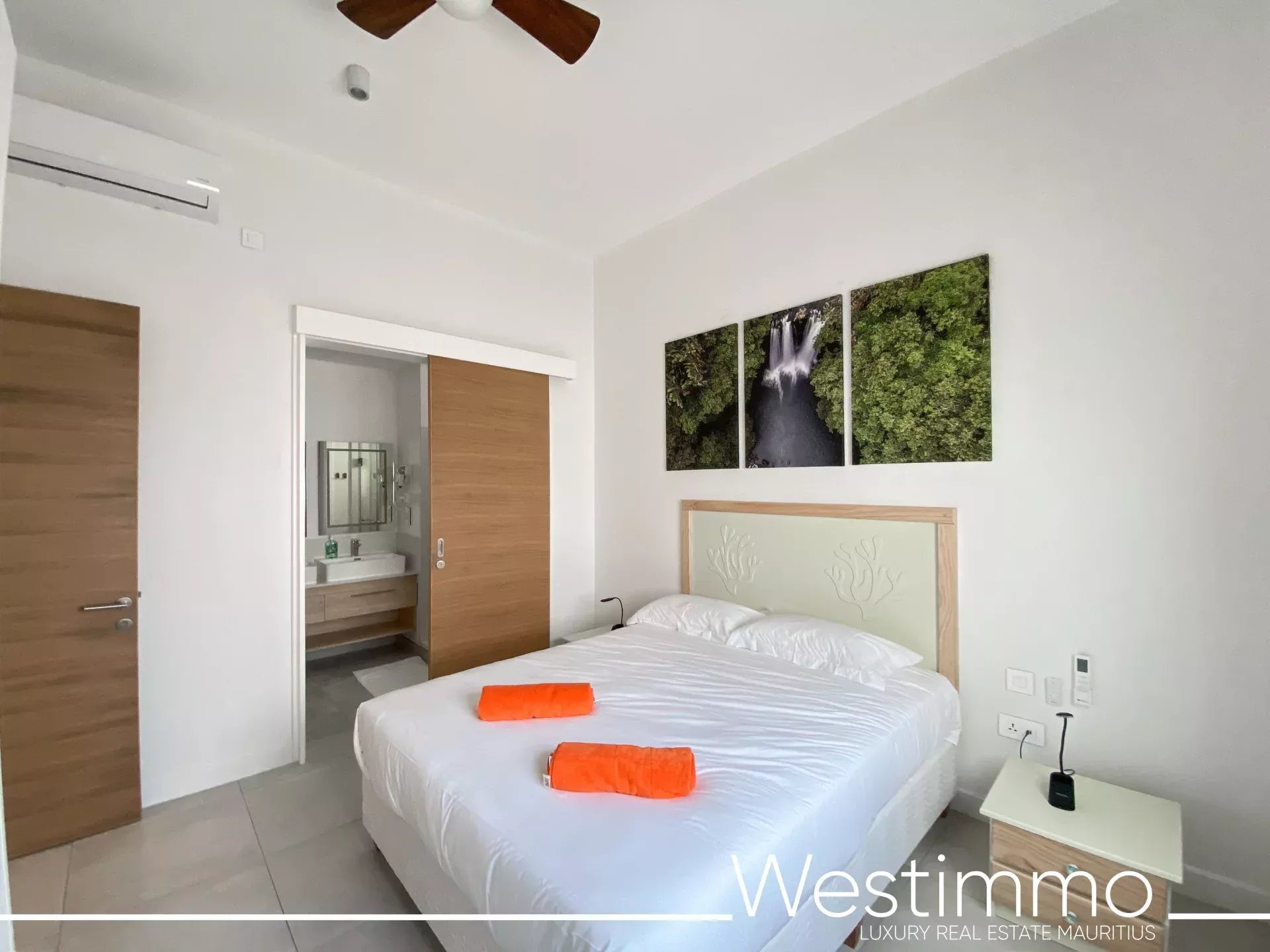 GRAND GAUBE - magnificent new modern apartment by the lagoon