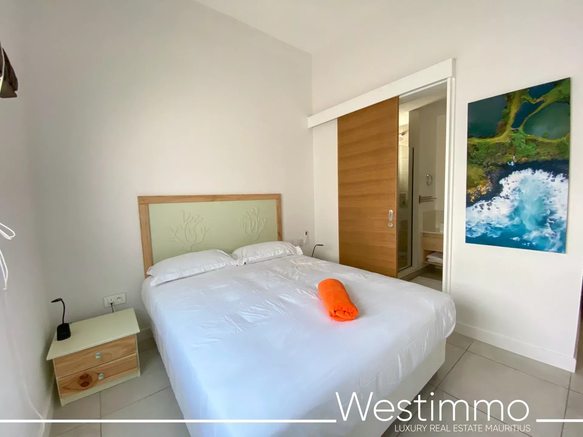 GRAND GAUBE - magnificent new modern apartment by the lagoon