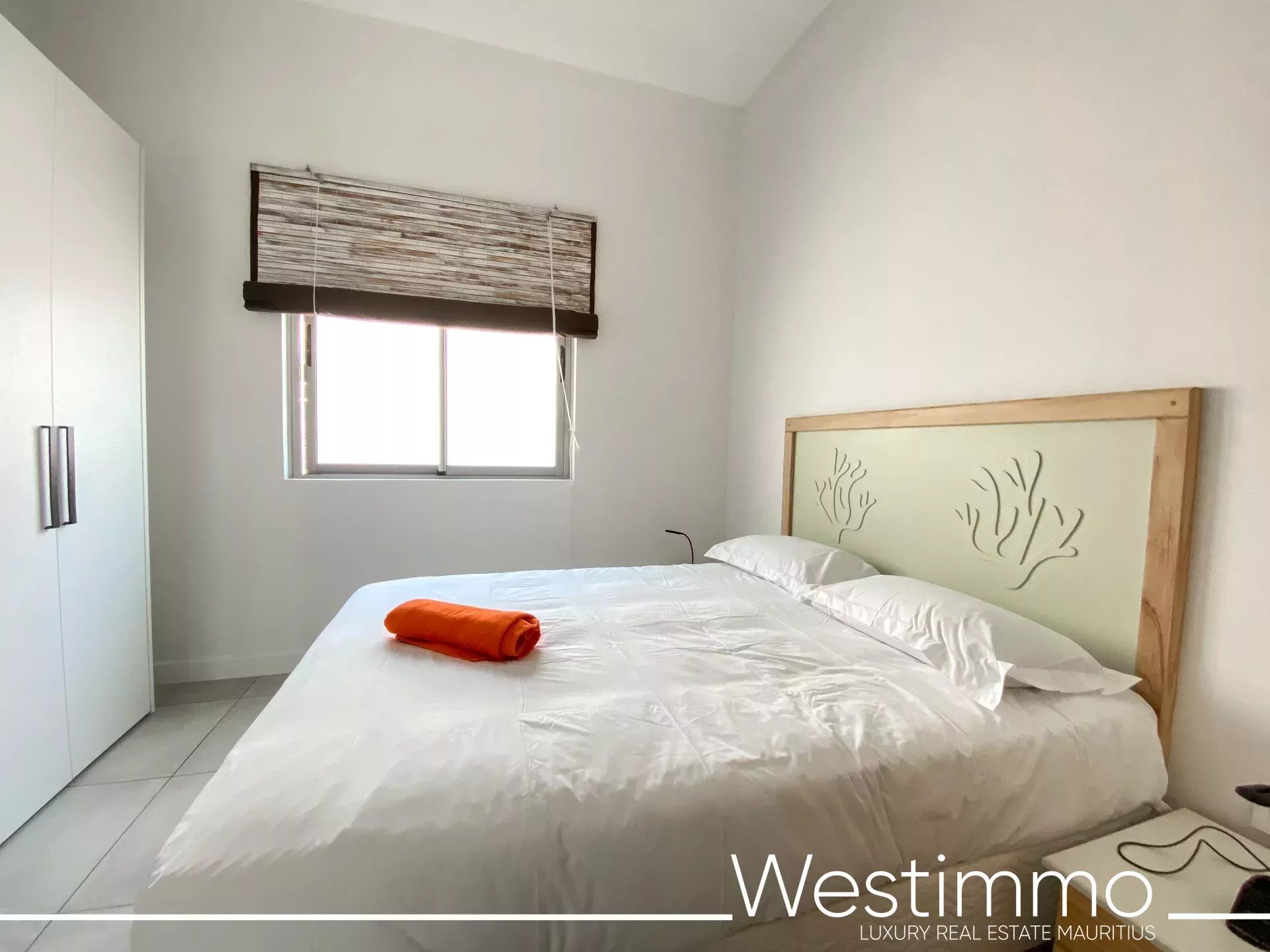 GRAND GAUBE - magnificent new modern apartment by the lagoon