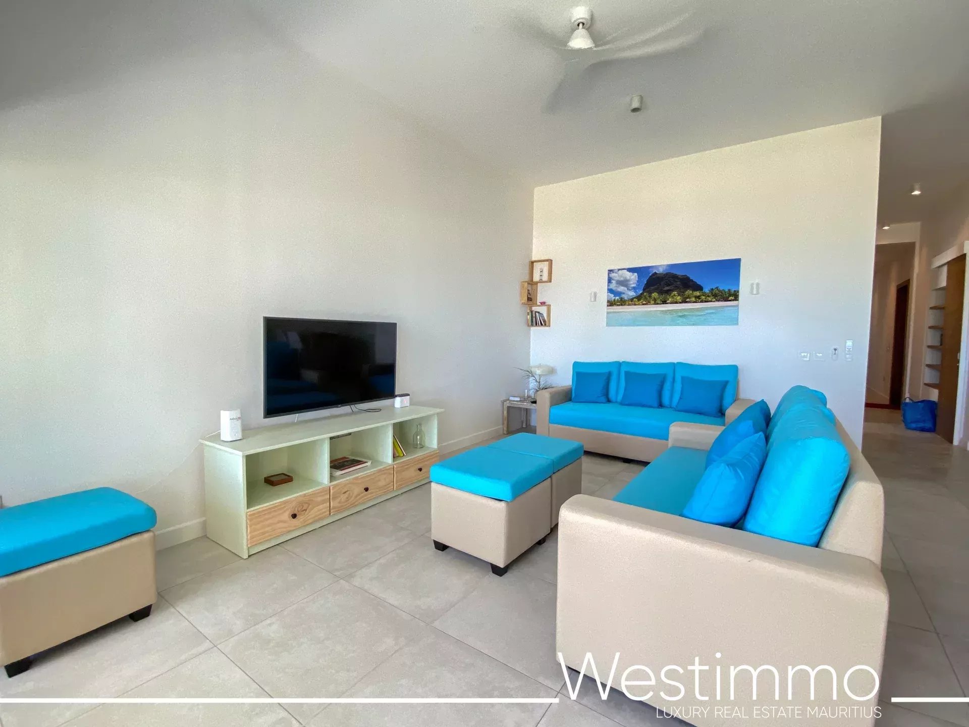 GRAND GAUBE - magnificent new modern apartment by the lagoon