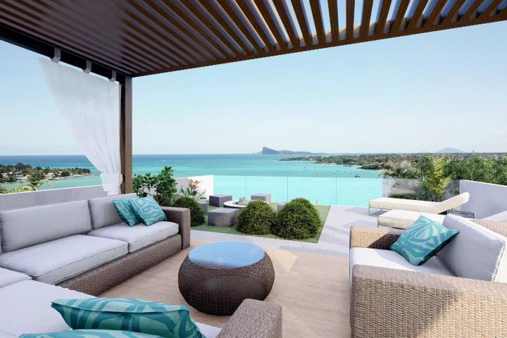 Beachfront penthouse with boat berth in Grand Baie