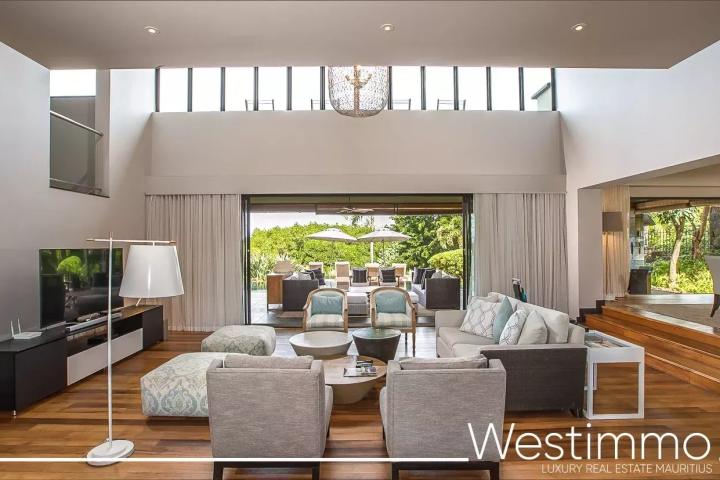 Villa d'Exception avec Vue Panoramique à vendre à Beau Champ