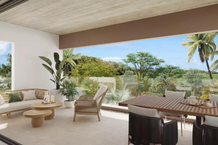 Penthouse avec piscine privée et vues panoramiques à 180° sur l'océan à vendre à Haute Rive