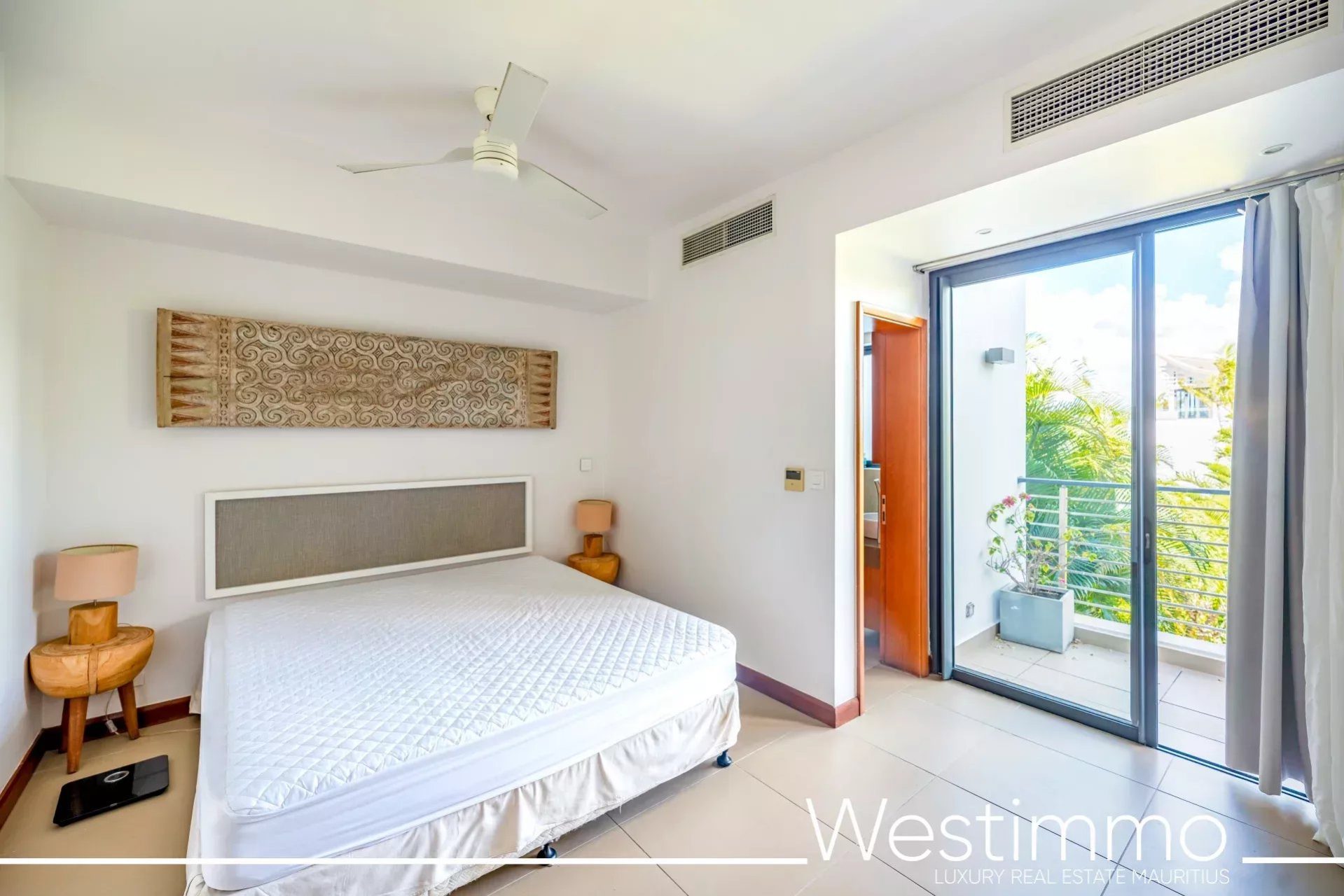 Villa 3 chambres meublé avec jardin, vue mer et proche des commerces à vendre à Haute Rive