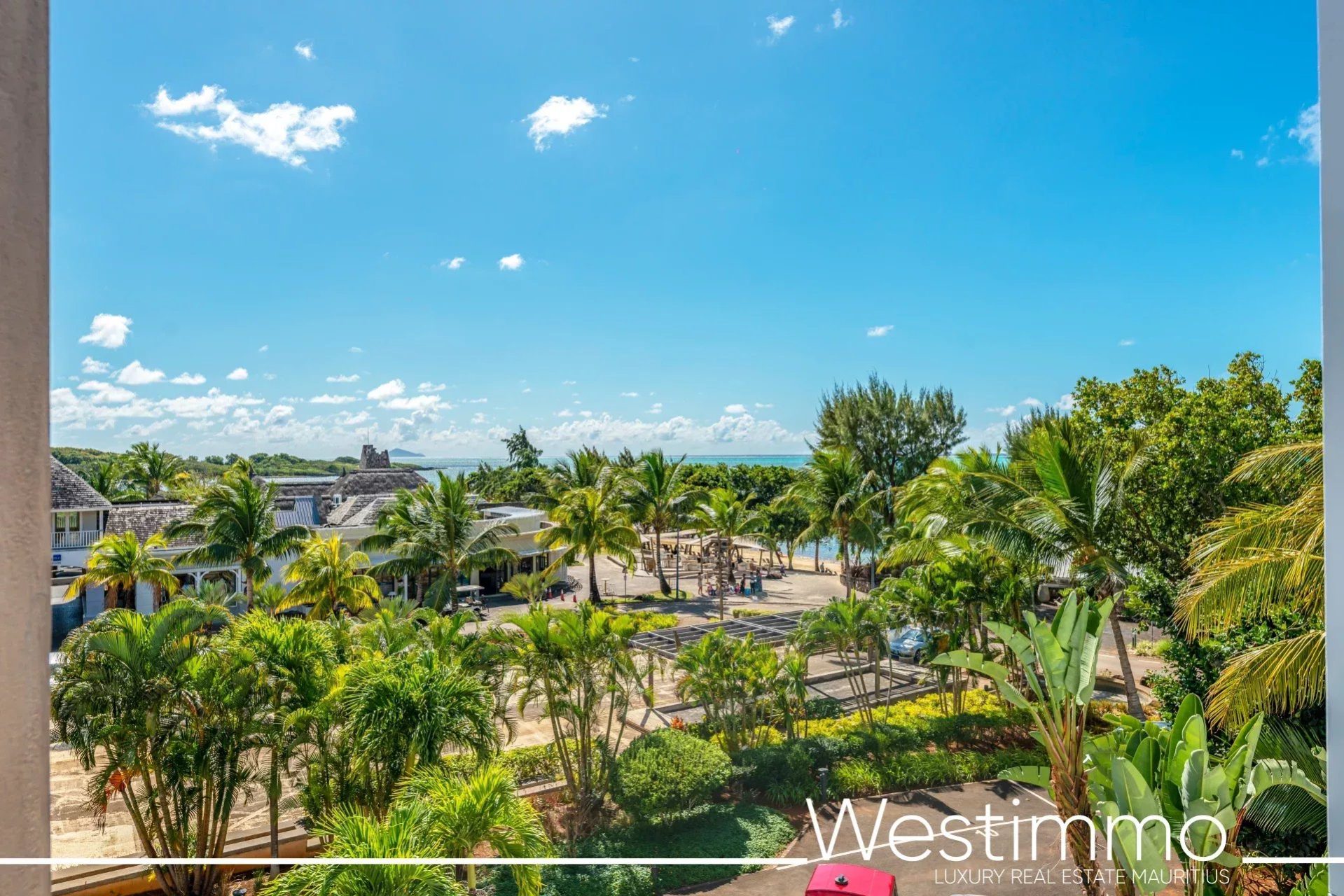 Villa 3 chambres meublé avec jardin, vue mer et proche des commerces à vendre à Haute Rive