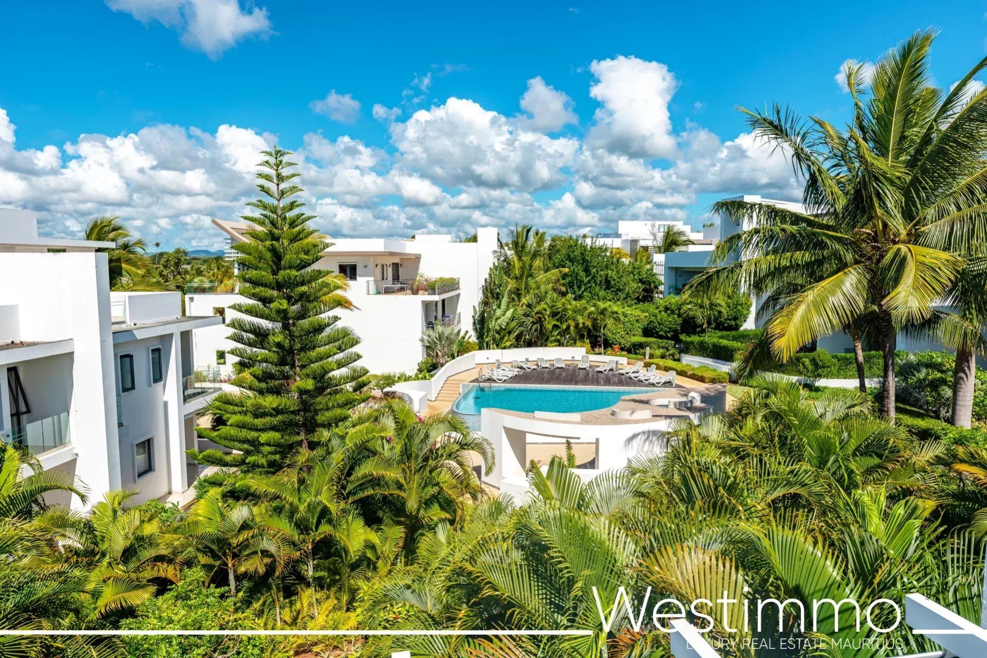 Villa 3 chambres meublé avec jardin, vue mer et proche des commerces à vendre à Haute Rive