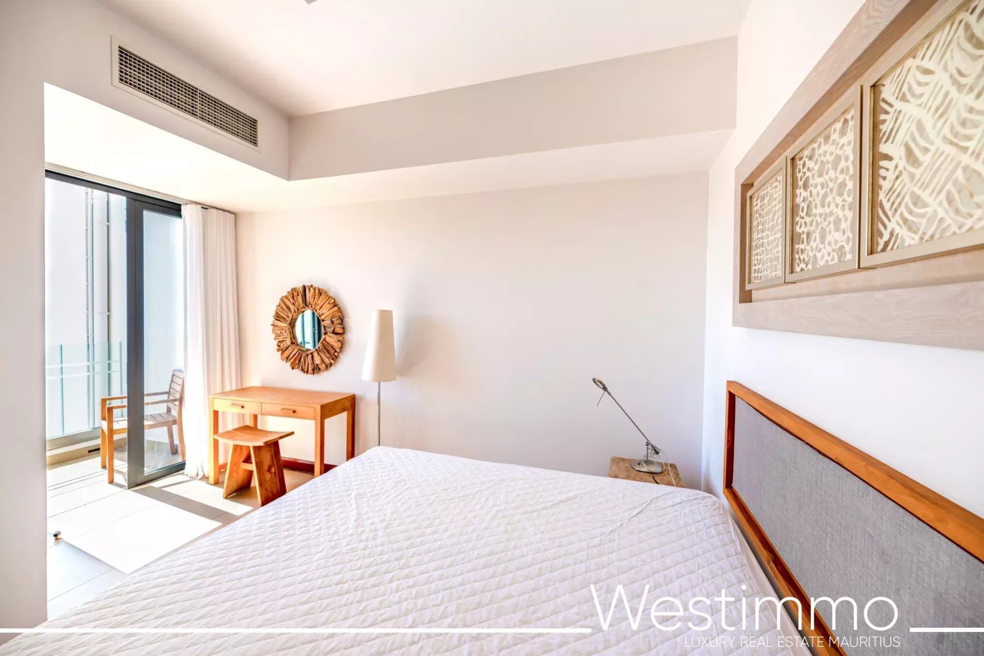 Villa 3 chambres meublé avec jardin, vue mer et proche des commerces à vendre à Haute Rive