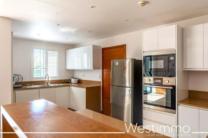 Villa 3 chambres meublé avec jardin, vue mer et proche des commerces à vendre à Haute Rive