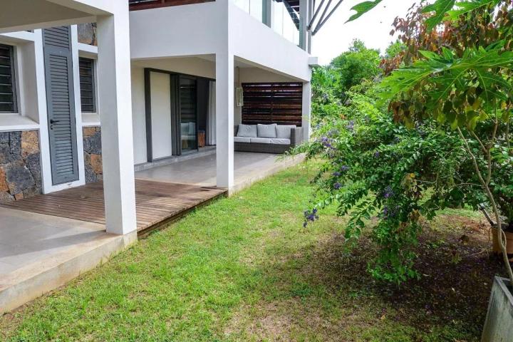 Appartement meublé 3 chambres avec jardin à vendre à Tamarin