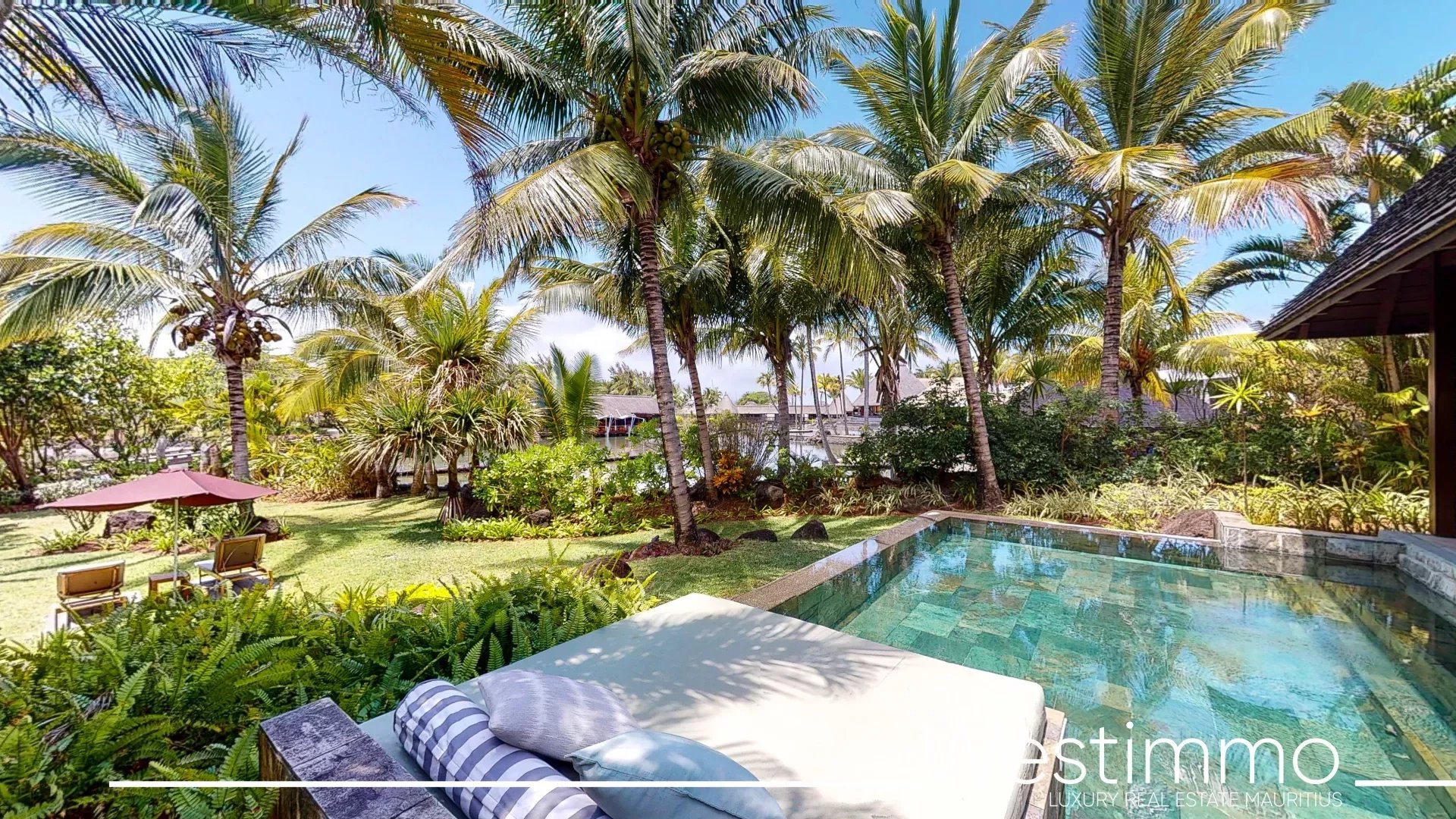 Magnifique villa suite rénovée avec piscine privée et vue mer dans un complex 5 etoiles