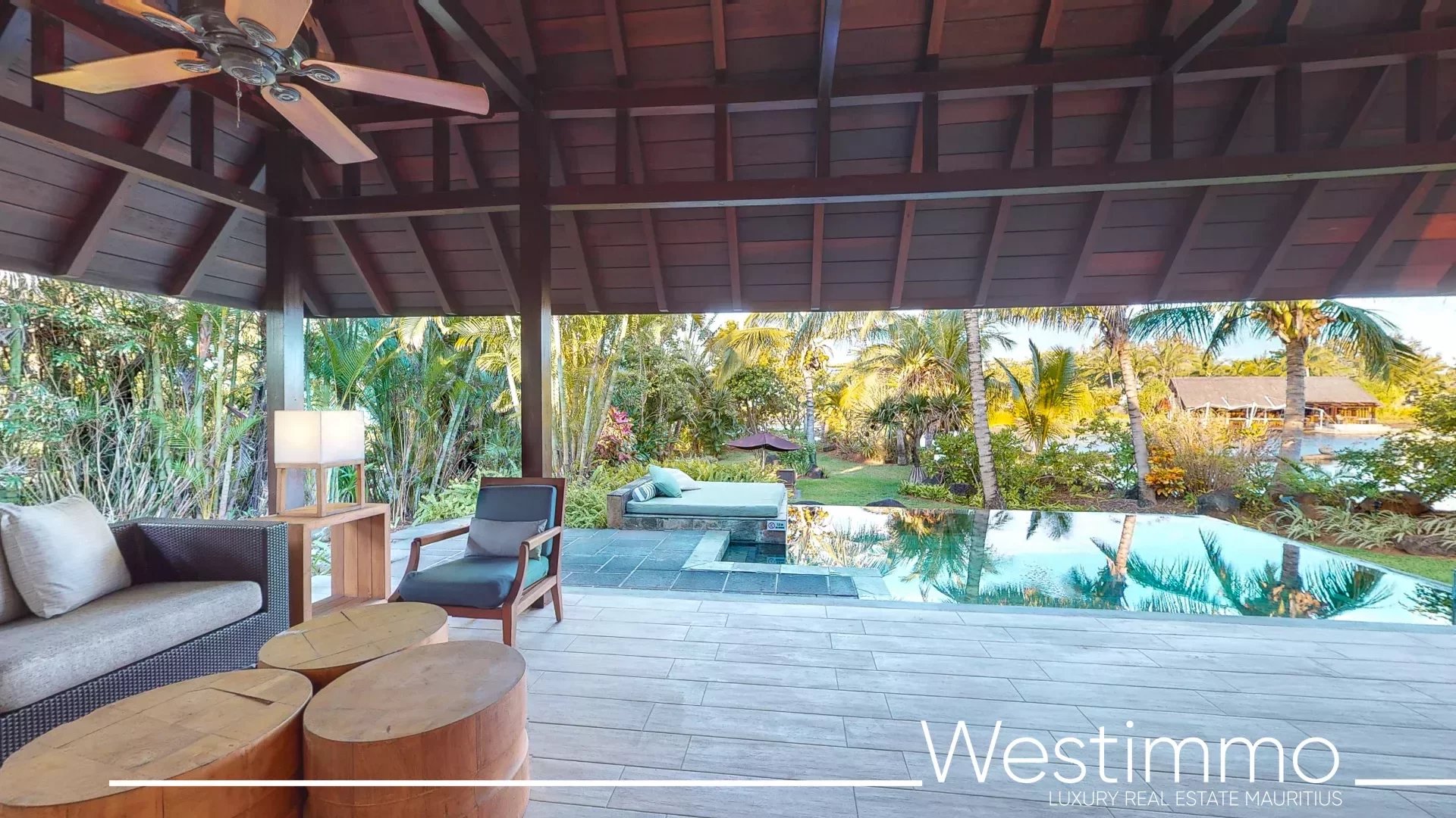 Magnifique villa suite rénovée avec piscine privée et vue mer dans un complex 5 etoiles