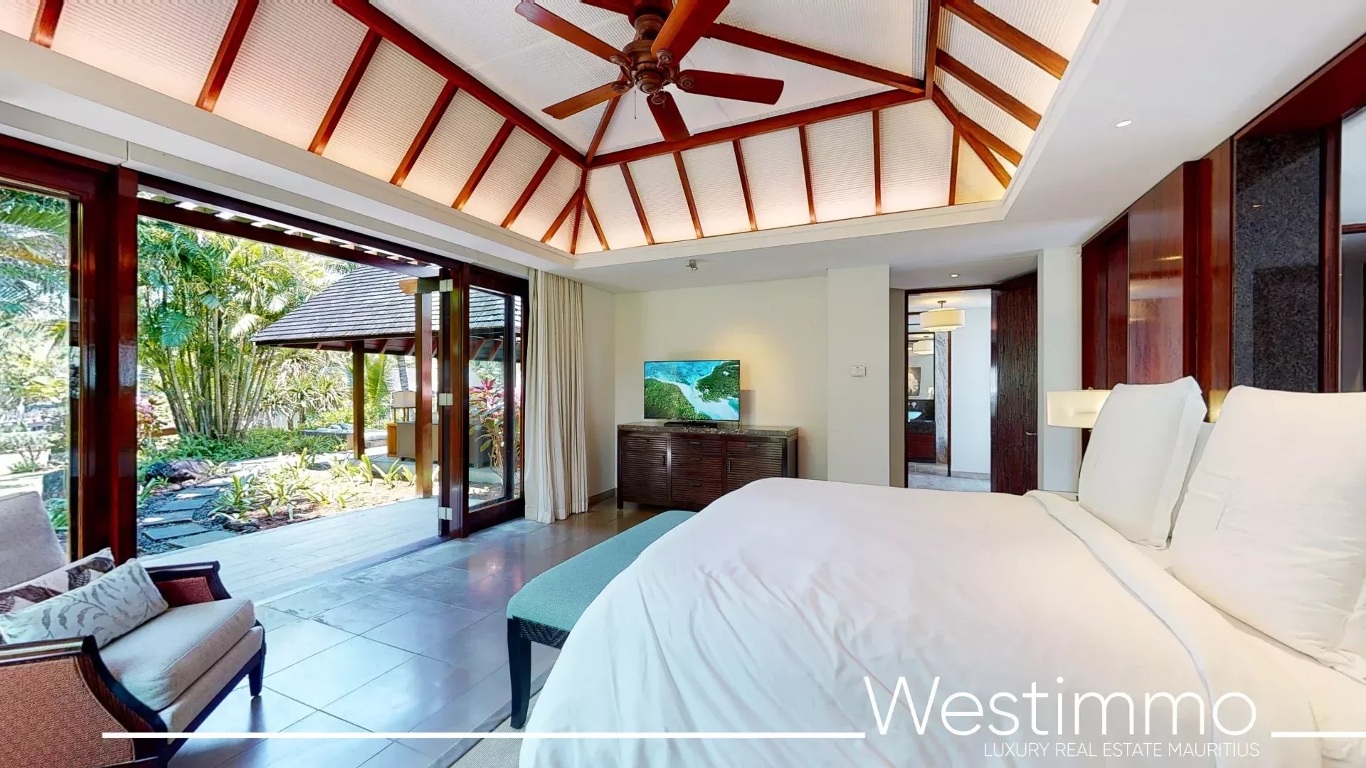 Magnifique villa suite rénovée avec piscine privée et vue mer dans un complex 5 etoiles