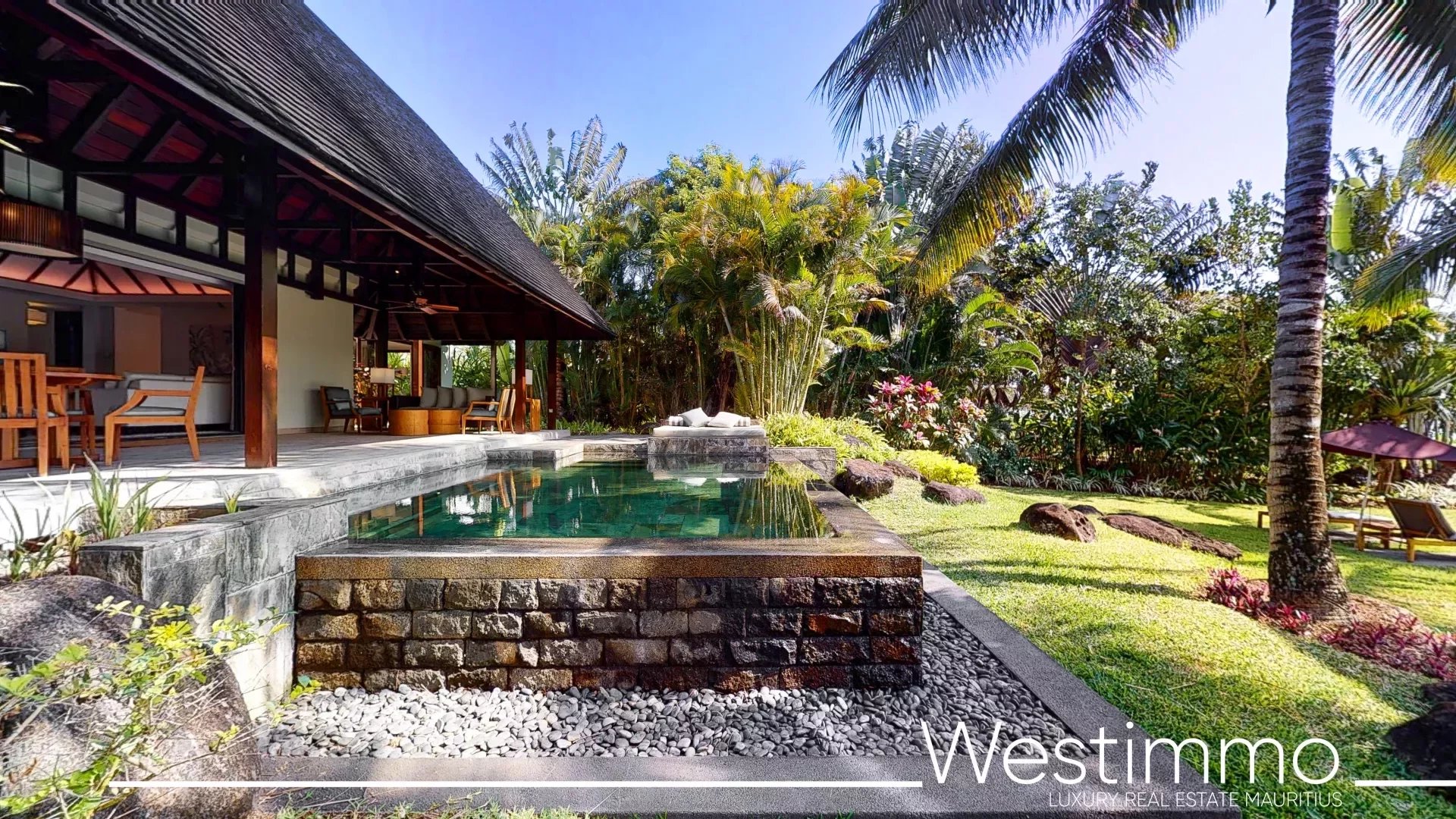 Magnifique villa suite rénovée avec piscine privée et vue mer dans un complex 5 etoiles