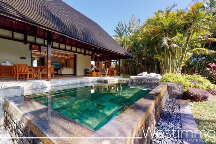 Magnifique villa suite rénovée avec piscine privée et vue mer dans un complex 5 etoiles à vendre à Beau Champ