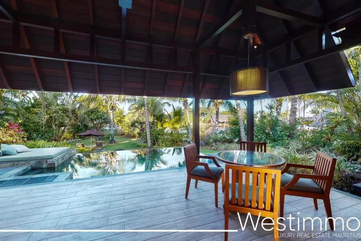 Magnifique villa suite rénovée avec piscine privée et vue mer dans un complex 5 etoiles à vendre à Beau Champ