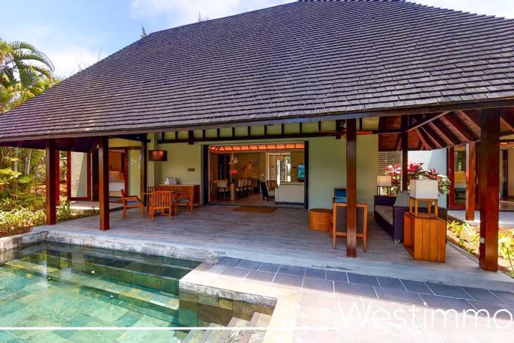 Magnifique villa suite rénovée avec piscine privée et vue mer dans un complex 5 etoiles à vendre à Beau Champ